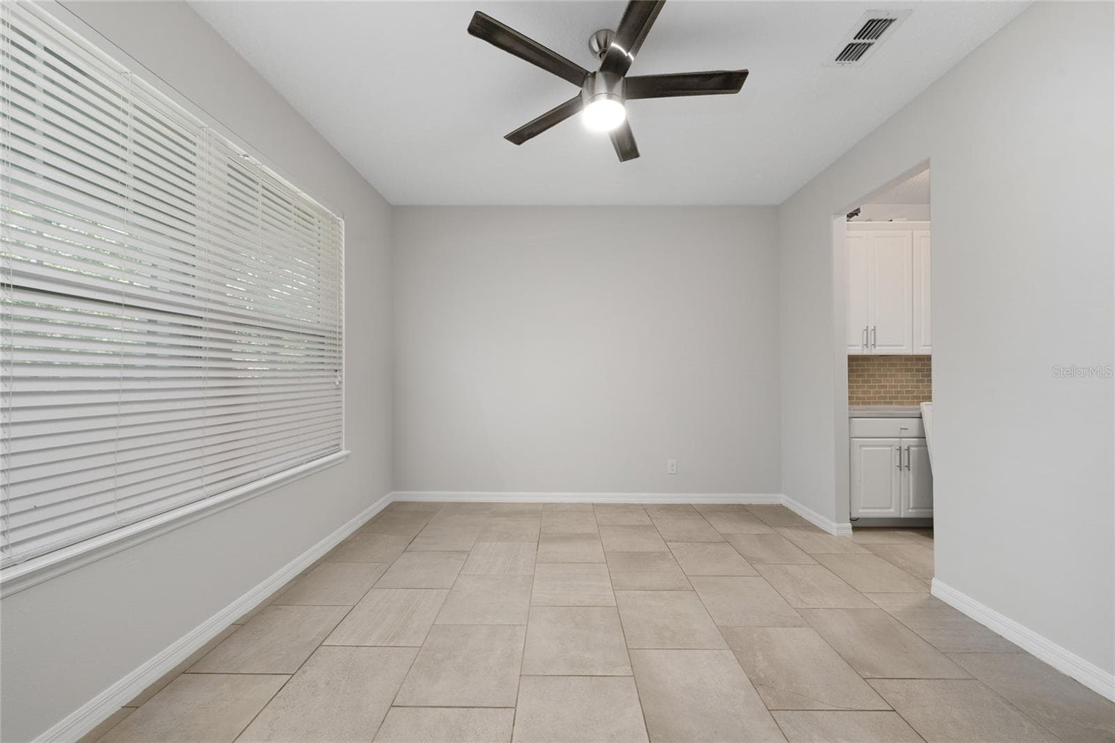 Townhouse at 8659 VEDDER LN, ORLANDO, photo 4 of 32