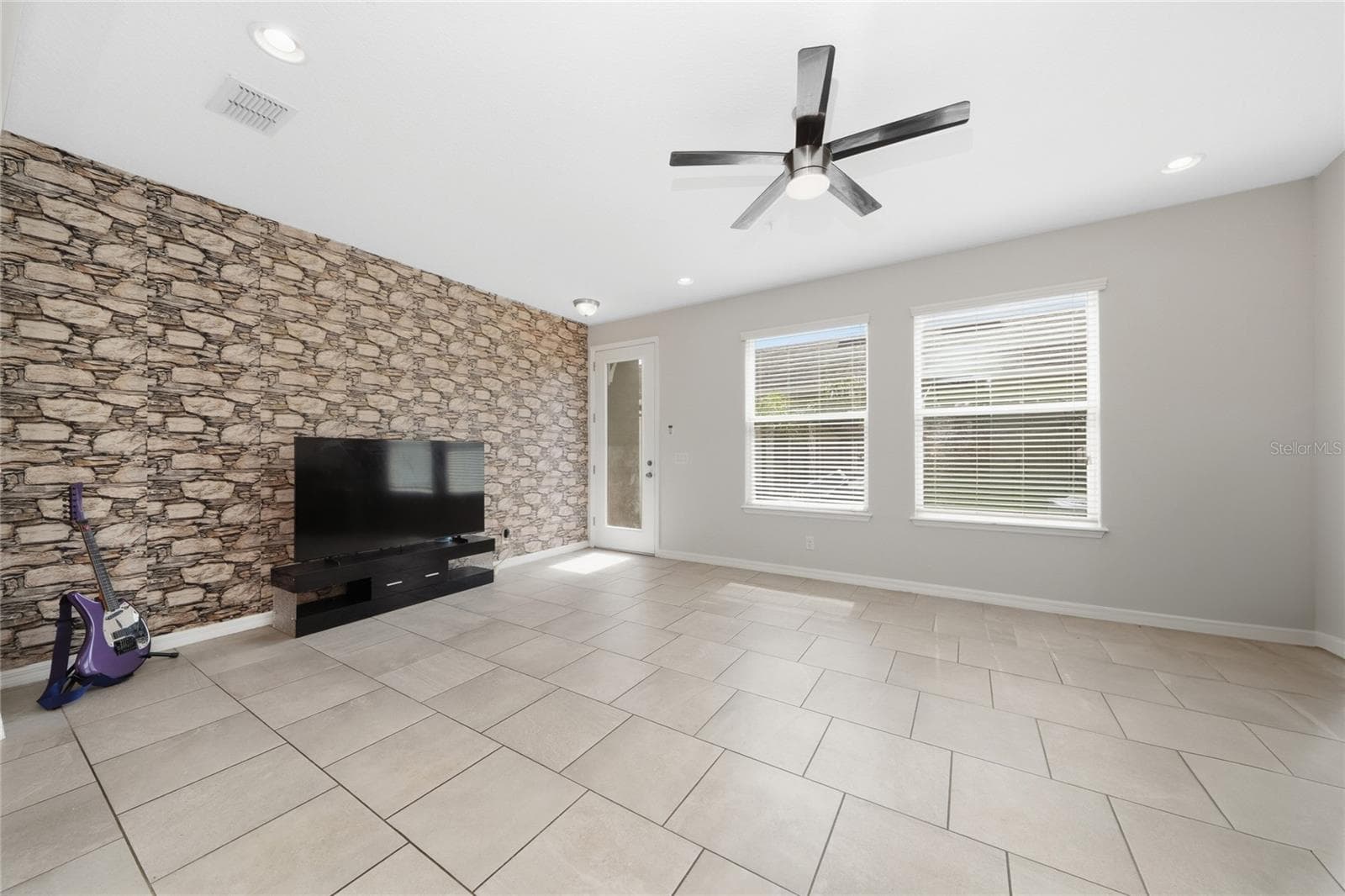 Townhouse at 8659 VEDDER LN, ORLANDO, photo 11 of 32