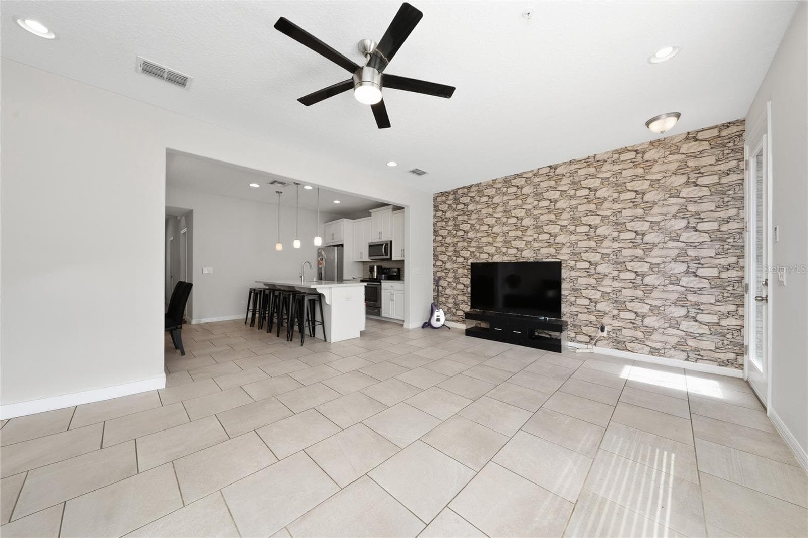 Townhouse at 8659 VEDDER LN, ORLANDO, photo 12 of 32
