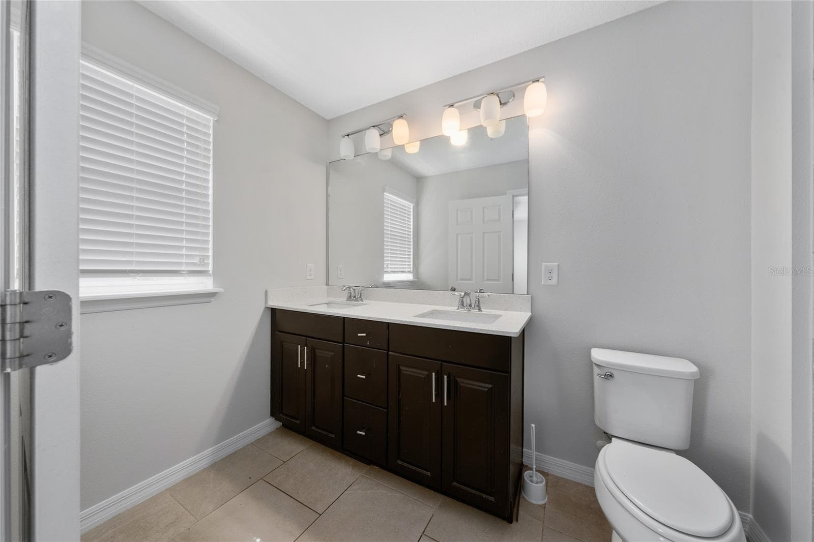 Townhouse at 8659 VEDDER LN, ORLANDO, photo 15 of 32