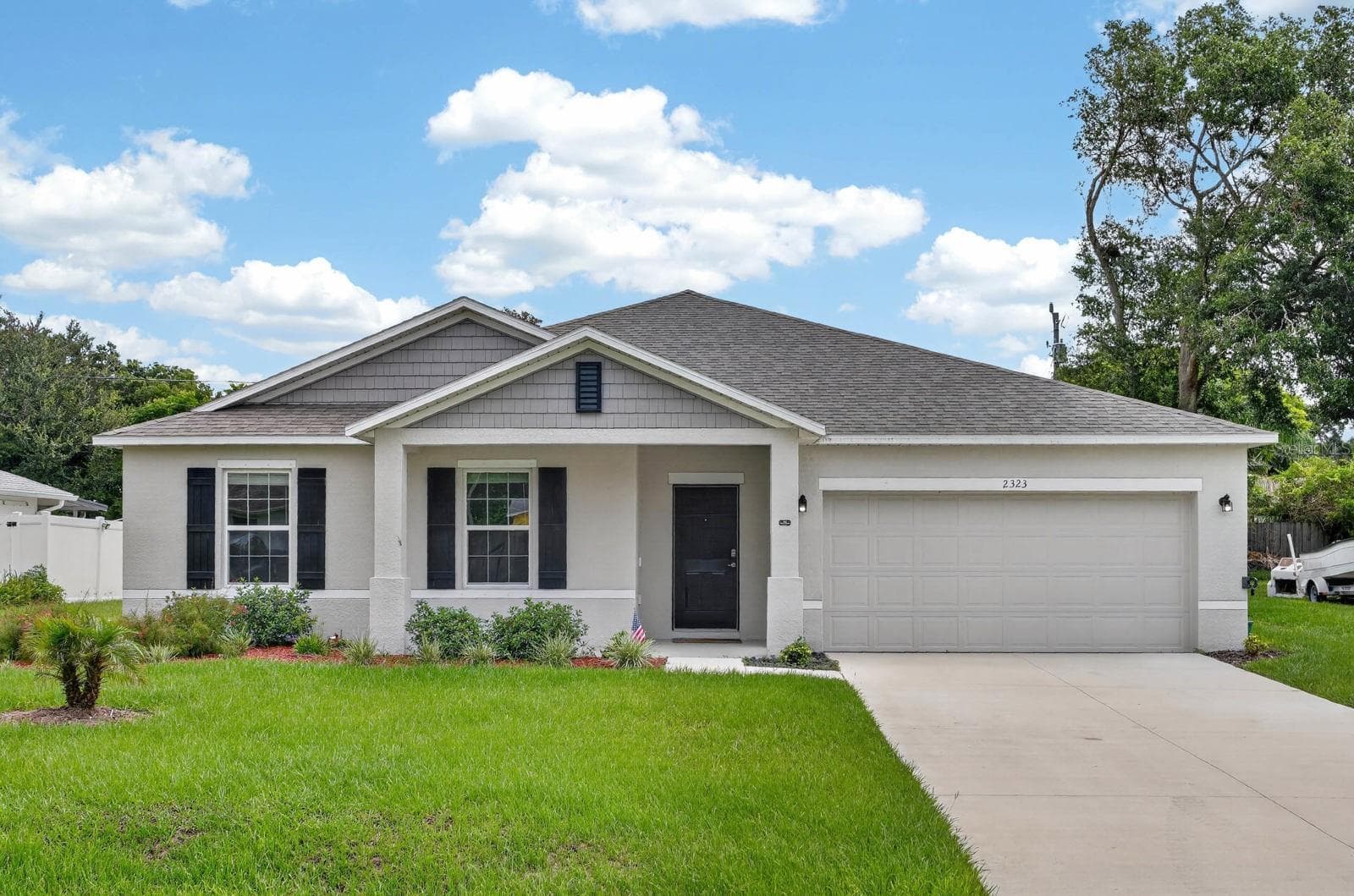 2323 FERN PALM DR