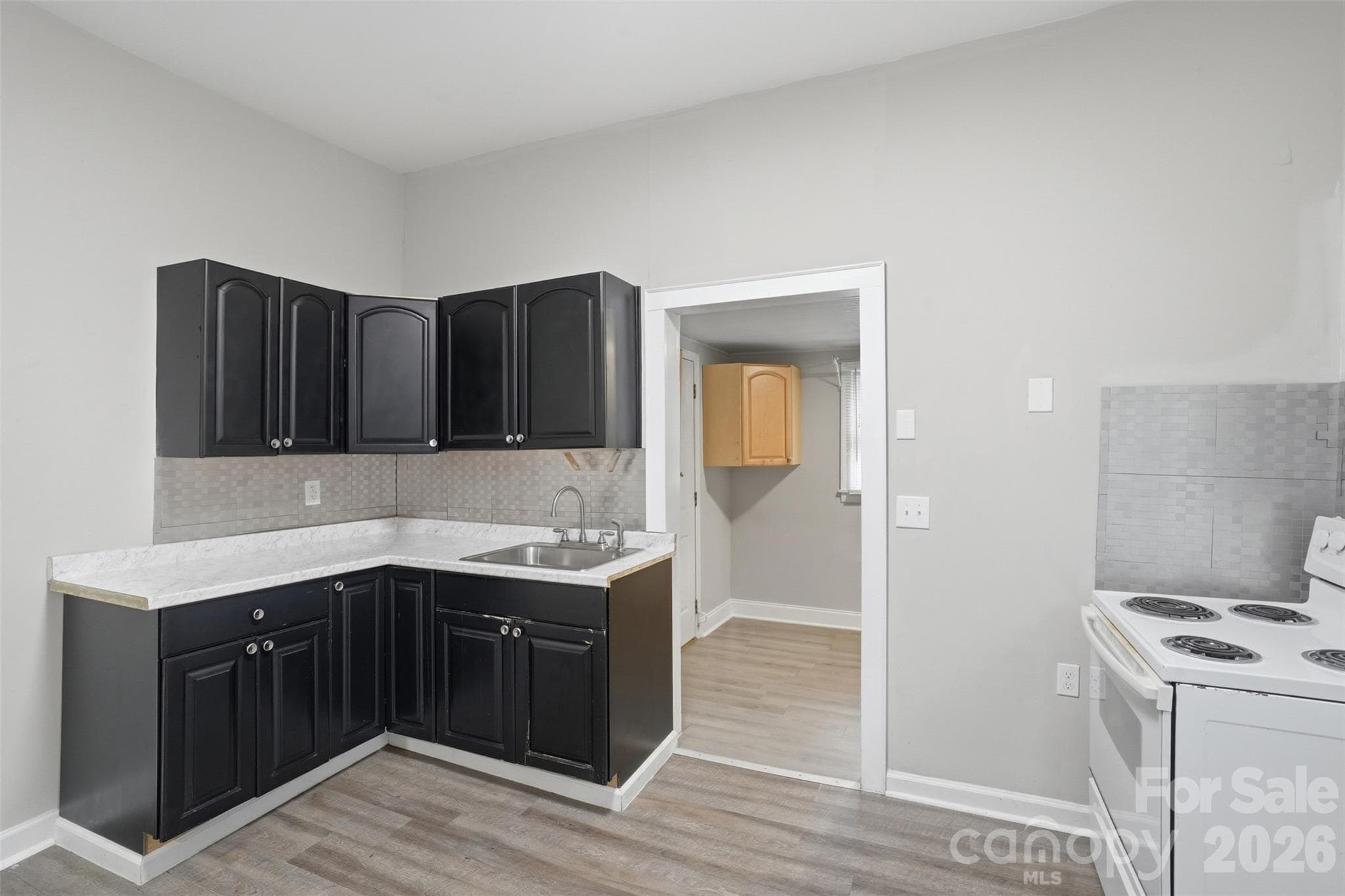 Single Family Residence at 322 Willow Street, Gastonia, photo 10 of 29