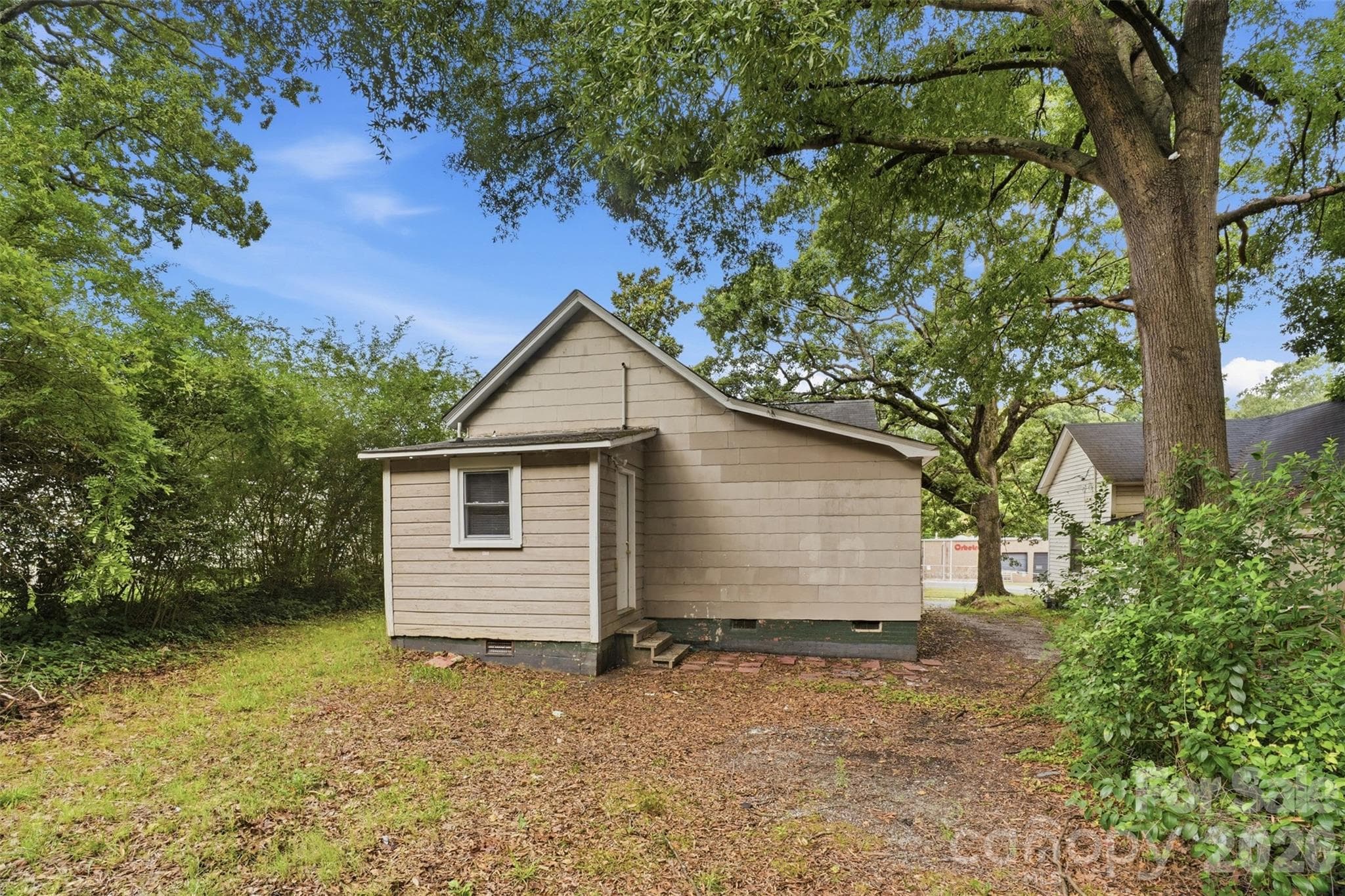 Single Family Residence at 322 Willow Street, Gastonia, photo 26 of 29
