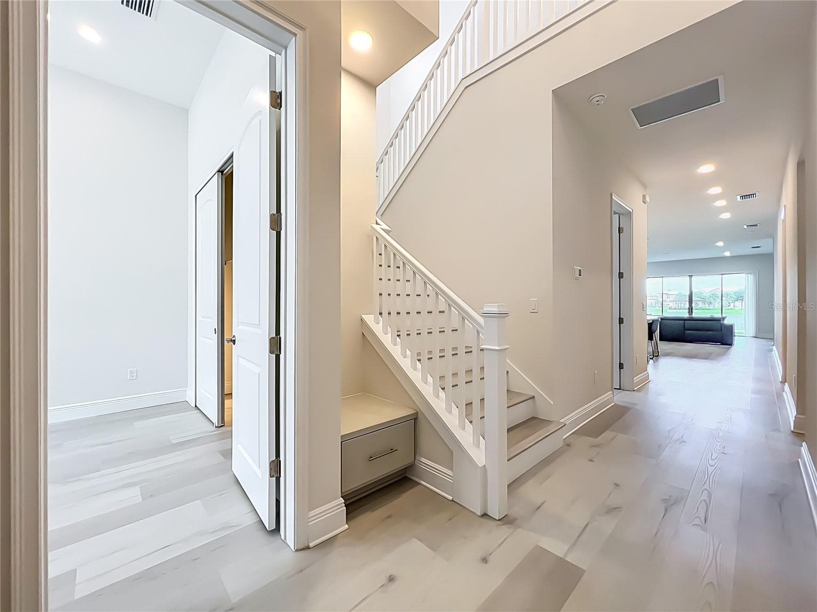 Single Family Residence at 13809 LARKTON LN, ORLANDO, photo 6 of 85
