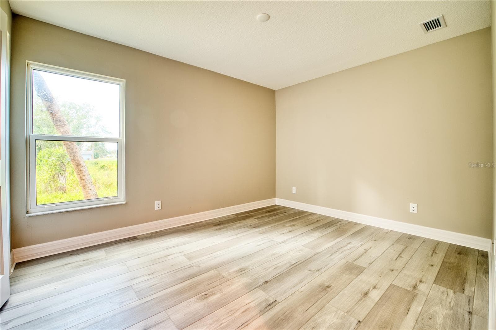 Single Family Residence at 1183 CEDAR AVE, ENGLEWOOD, photo 23 of 33