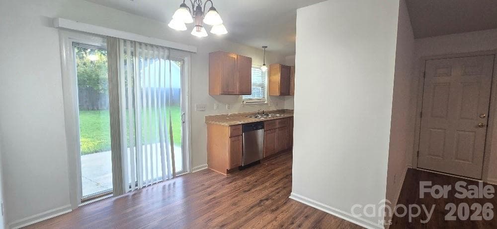 Single Family Residence at 5751 Justins Forest Drive, Charlotte, photo 6 of 21