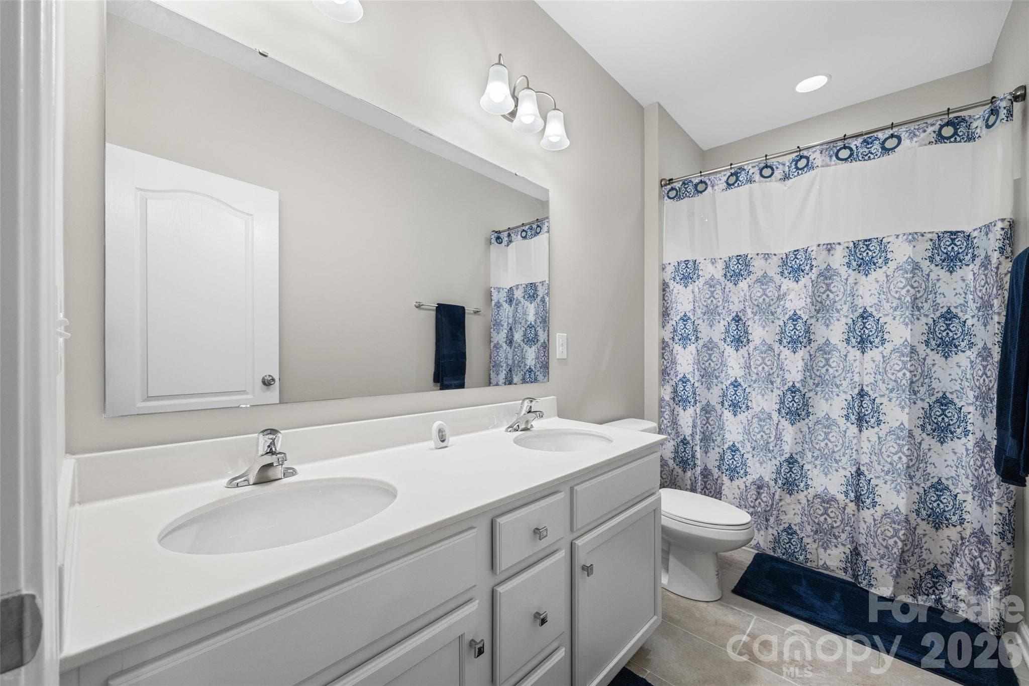 Full Bathroom #2 with dual sinks - 623 Amber Meadows Way, Fort Mill