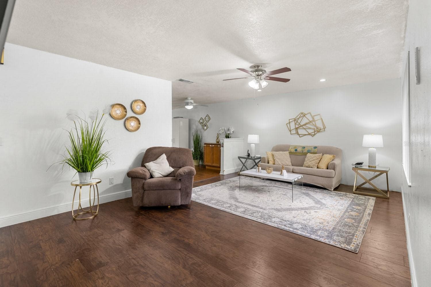 Main house living room - 8243 PAMLICO ST, ORLANDO