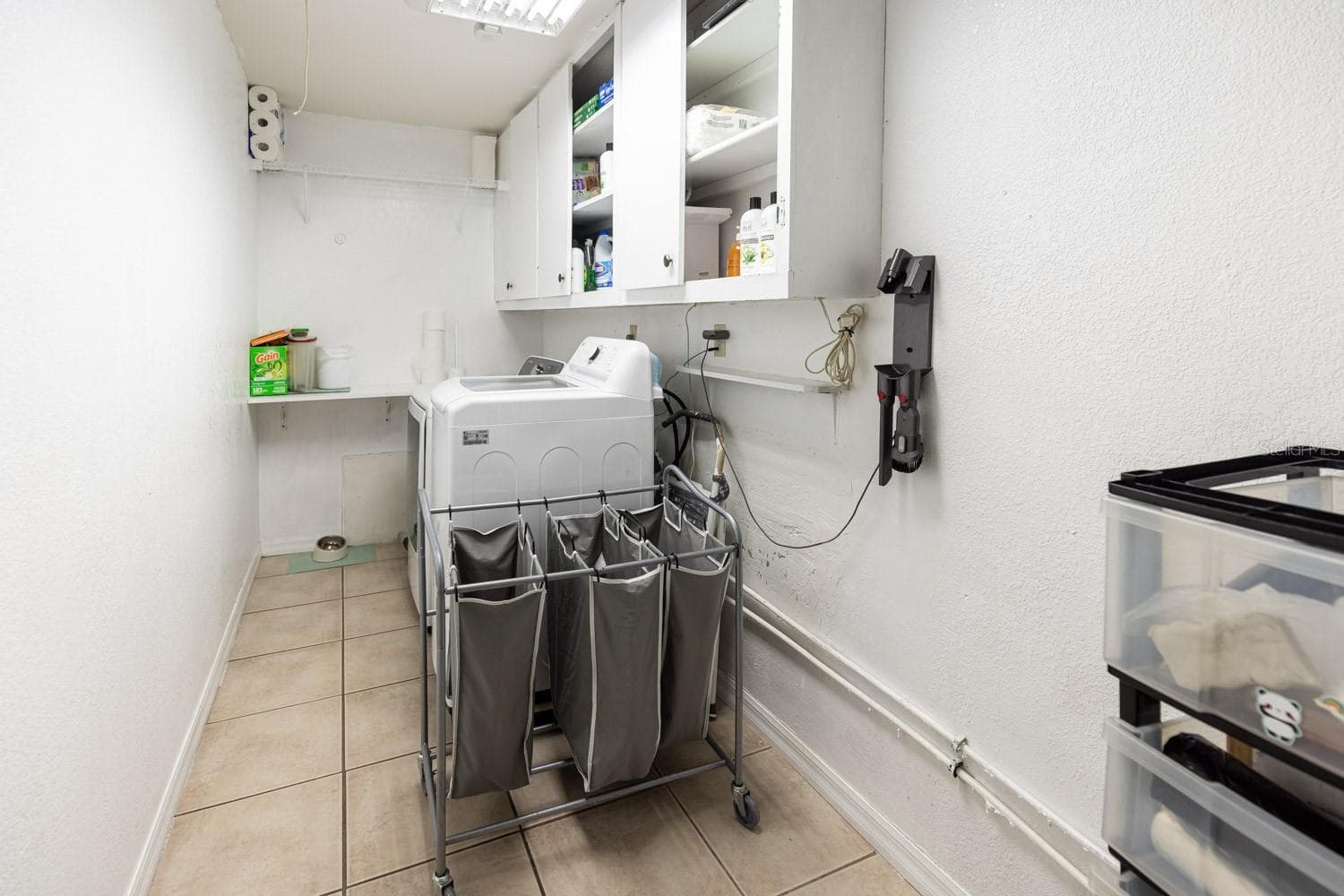 Main house laundry room - 8243 PAMLICO ST, ORLANDO