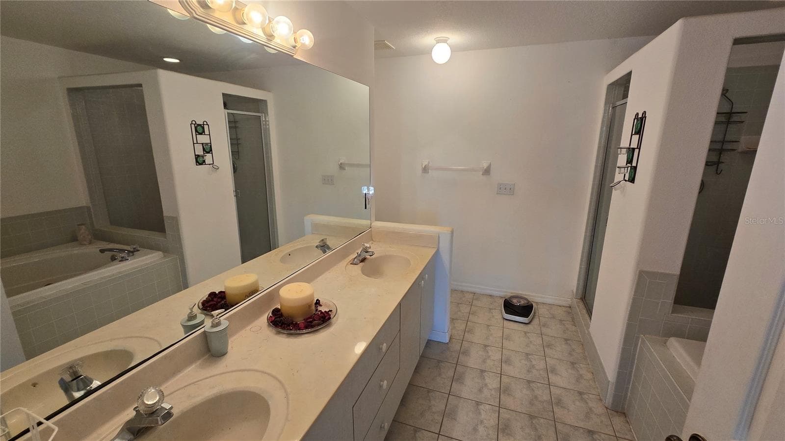 Townhouse at 521 PINELLAS BAYWAY S #206, TIERRA VERDE, photo 33 of 41