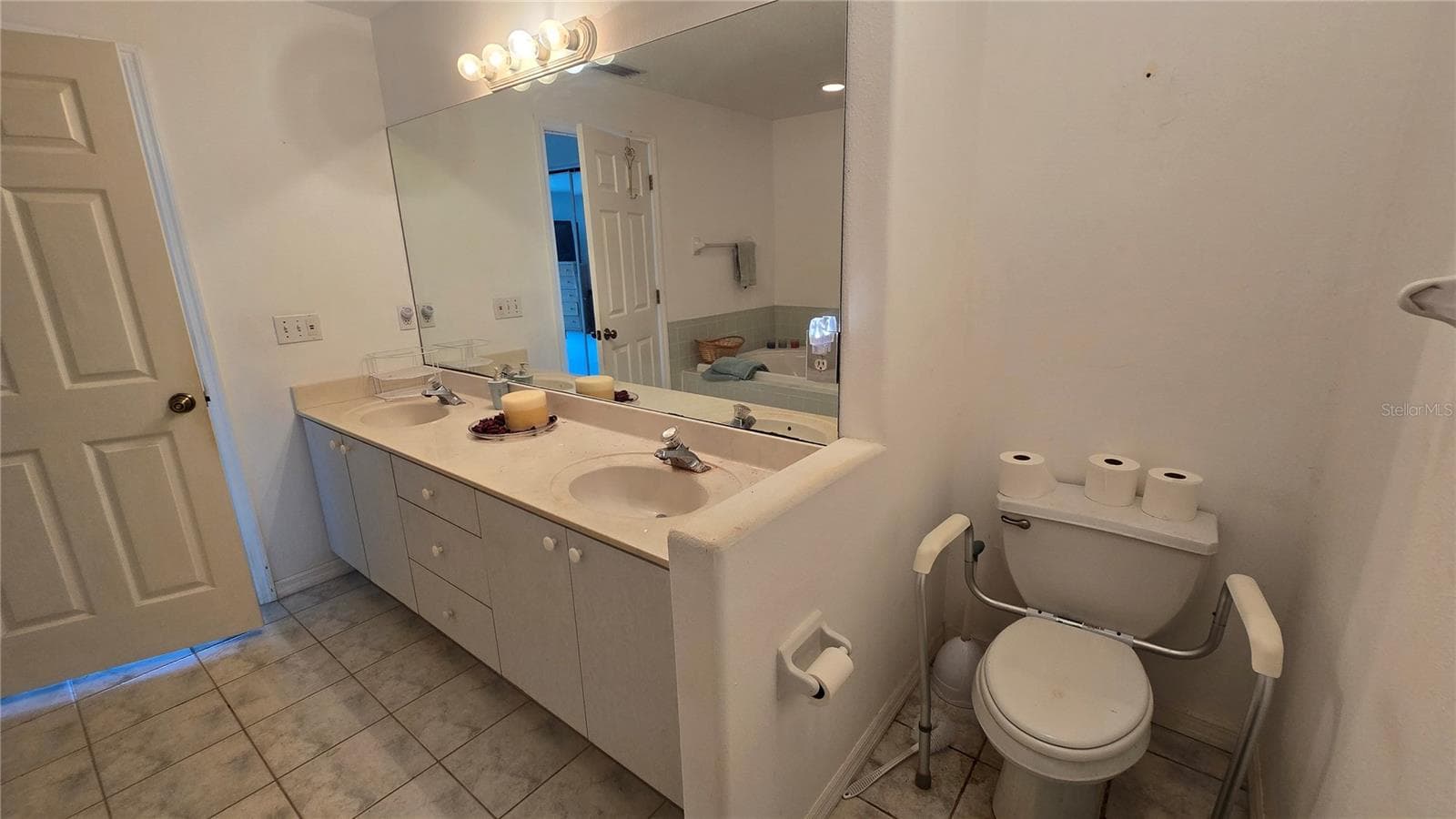 Townhouse at 521 PINELLAS BAYWAY S #206, TIERRA VERDE, photo 37 of 41