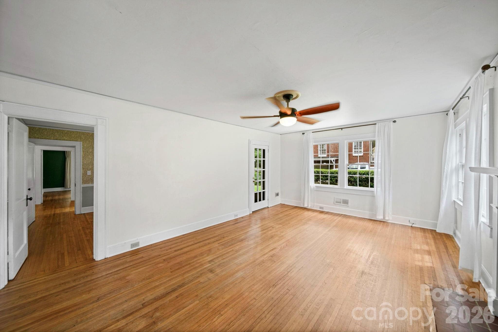 Single Family Residence at 1214 S York Street, Gastonia, photo 19 of 37