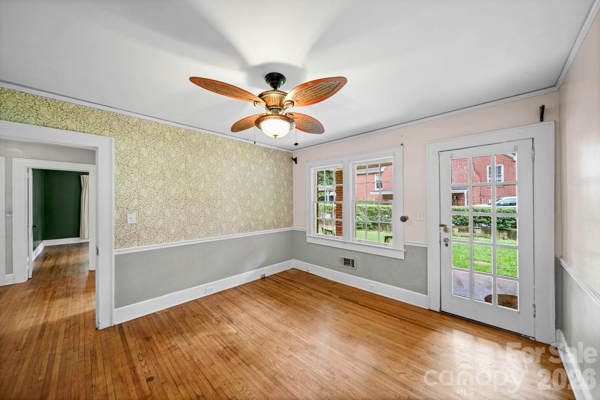 Single Family Residence at 1214 S York Street, Gastonia, photo 22 of 37
