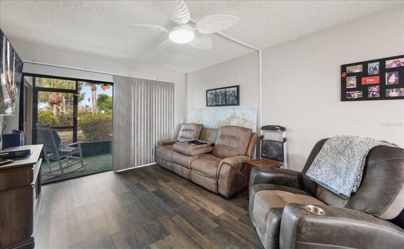 LIVING ROOM - 6219 PALMA DEL MAR BLVD S #102, ST PETERSBURG