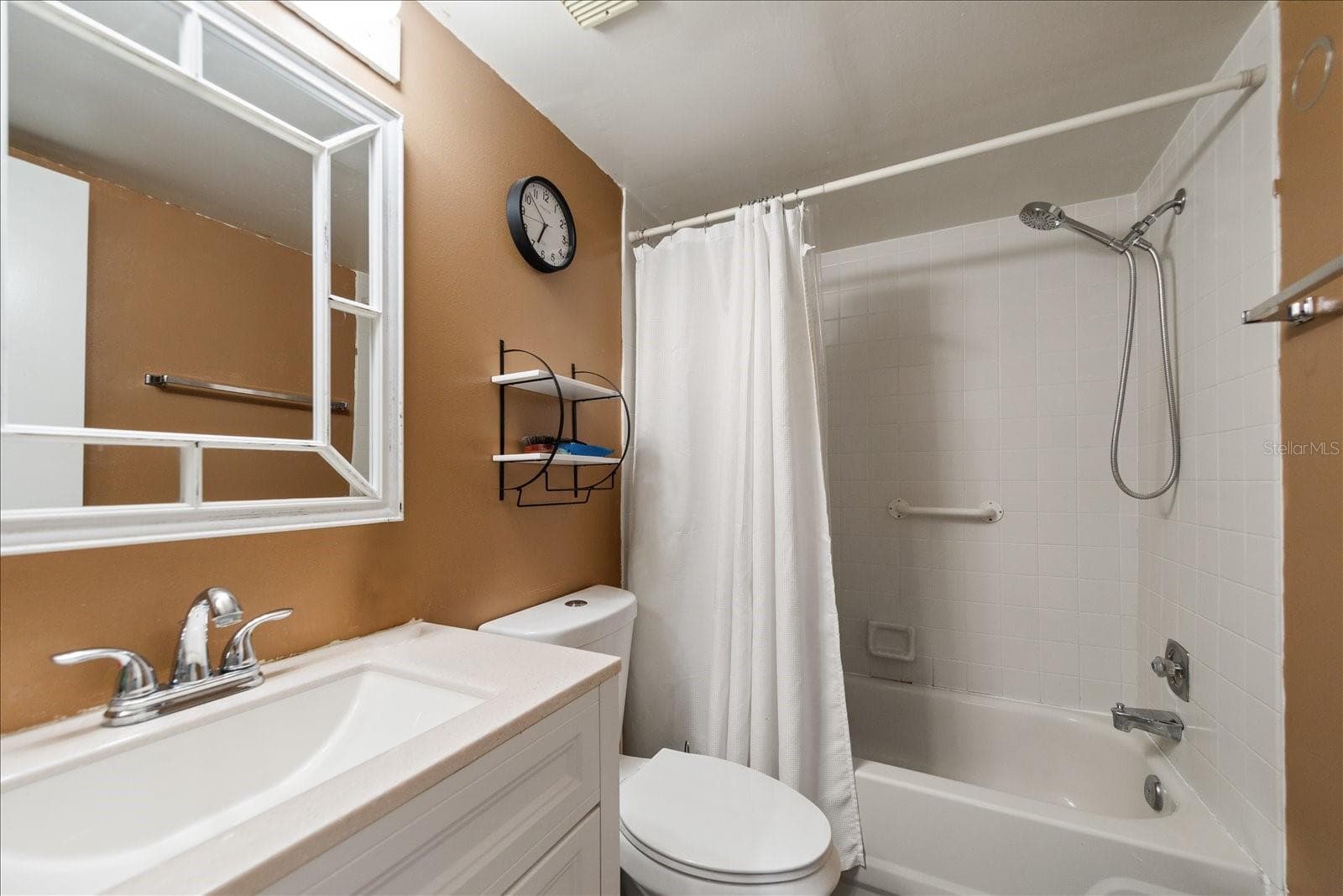BATHROOM 2 - 6219 PALMA DEL MAR BLVD S #102, ST PETERSBURG