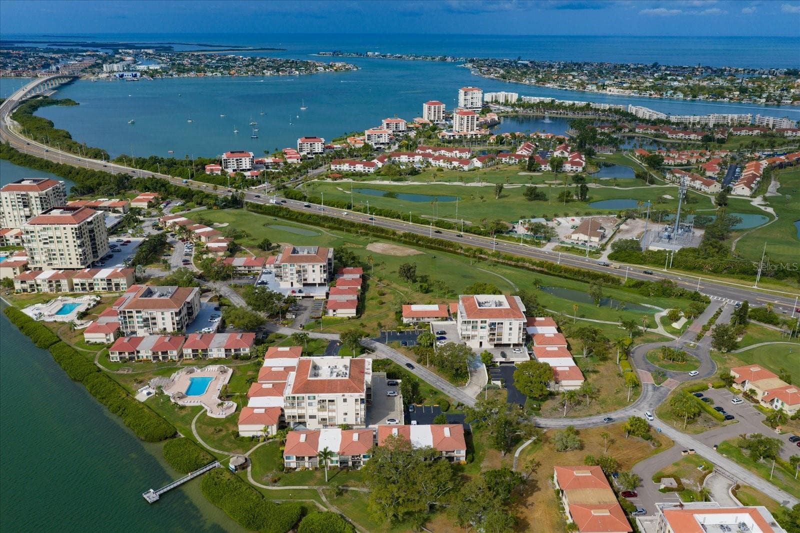 AERIAL VIEW OF SURROUNDING AREA - 6219 PALMA DEL MAR BLVD S #102, ST PETERSBURG