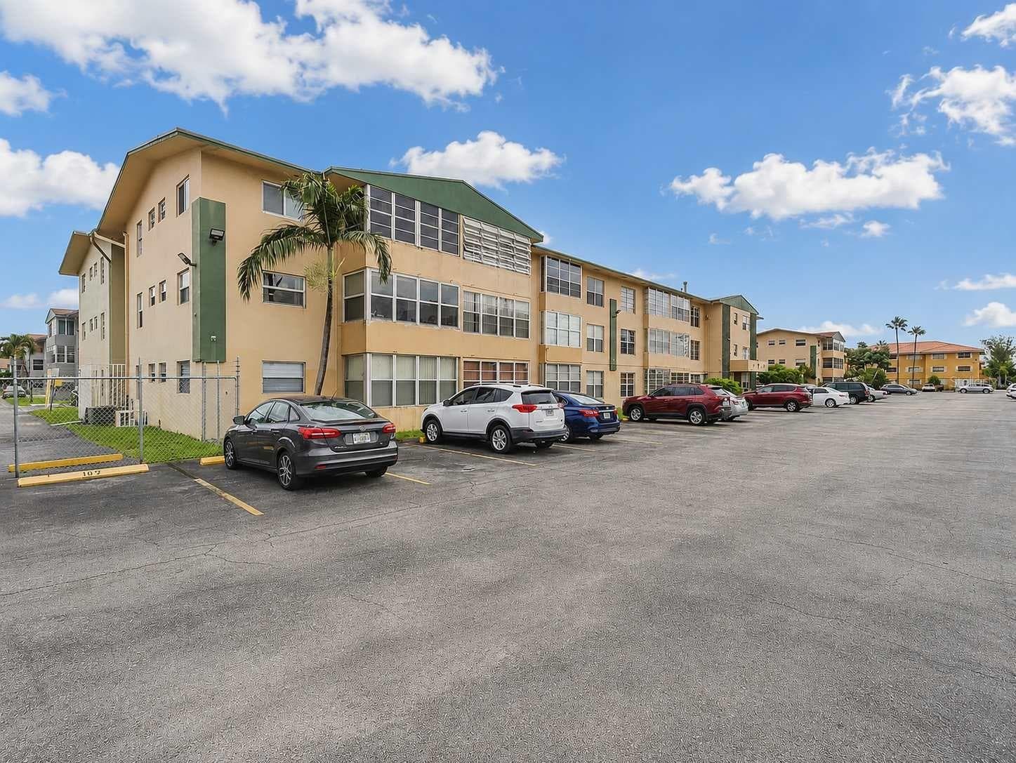 110 ROYAL PALM RD #208