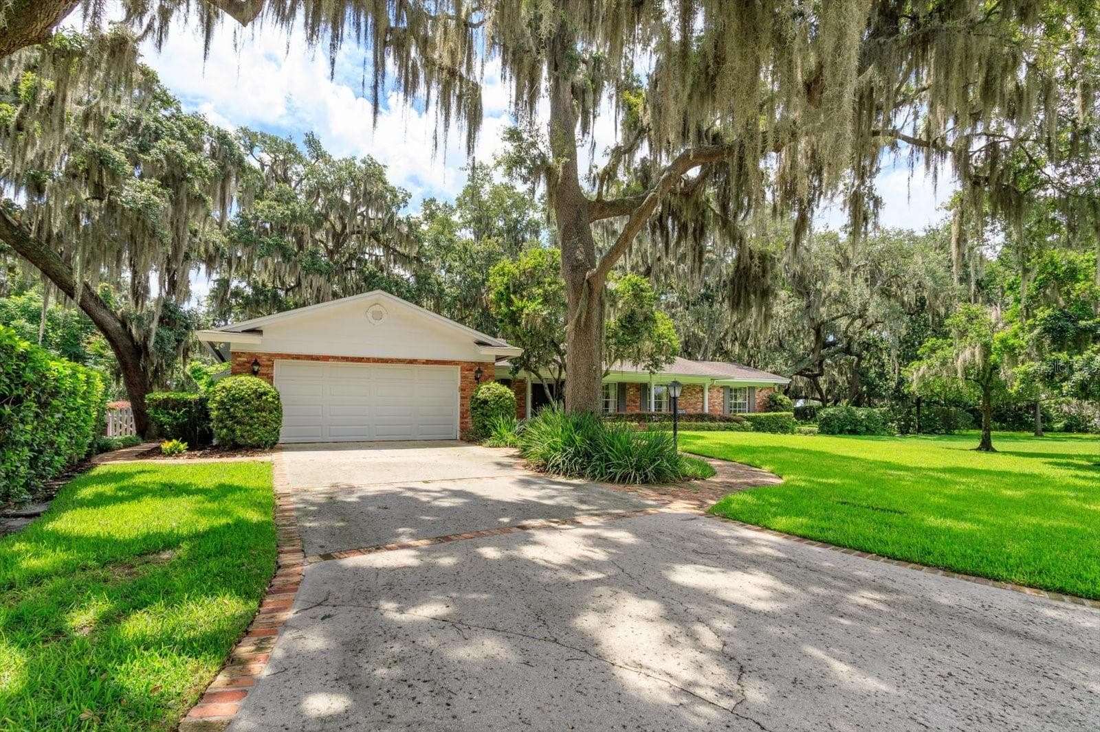 Single Family Residence at 5019 GRAN LAC AVE, ORLANDO, photo 2 of 46