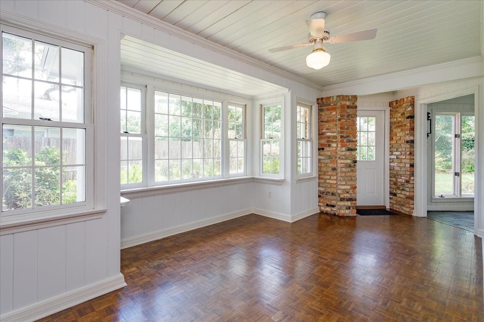 Breakfast Room adjoins Kitchen has door to yard and is open to Florida Room - 5019 GRAN LAC AVE, ORLANDO