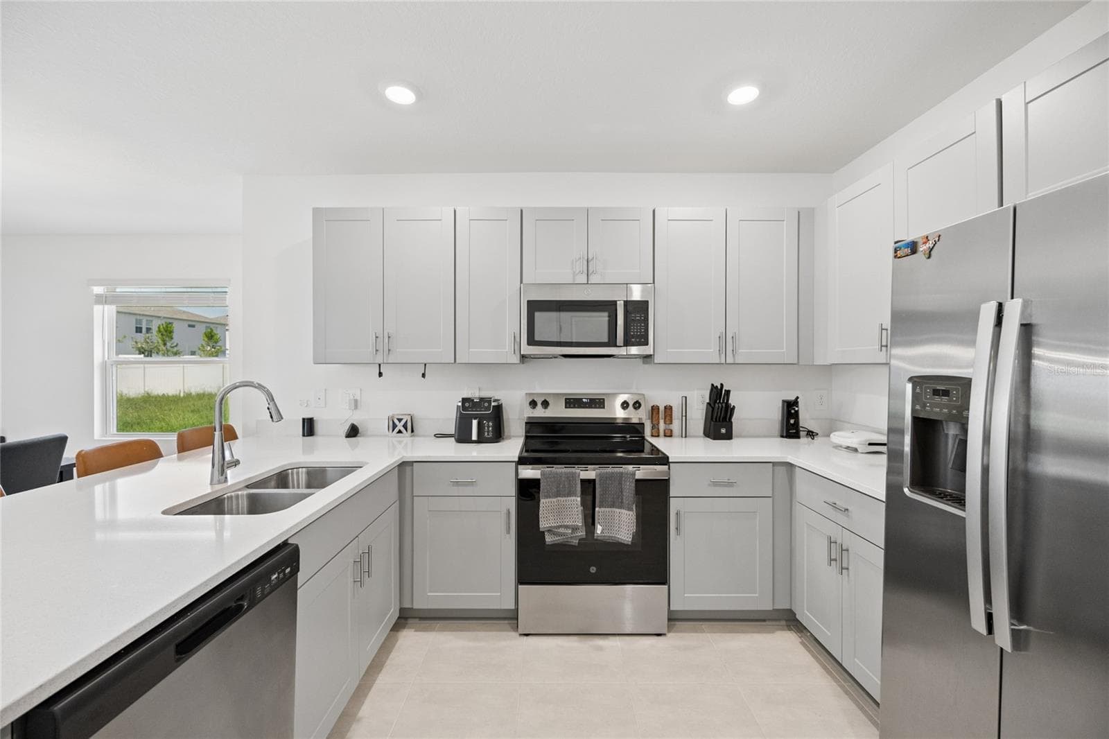 Single Family Residence at 5744 LE MARIN WAY, KISSIMMEE, photo 3 of 29