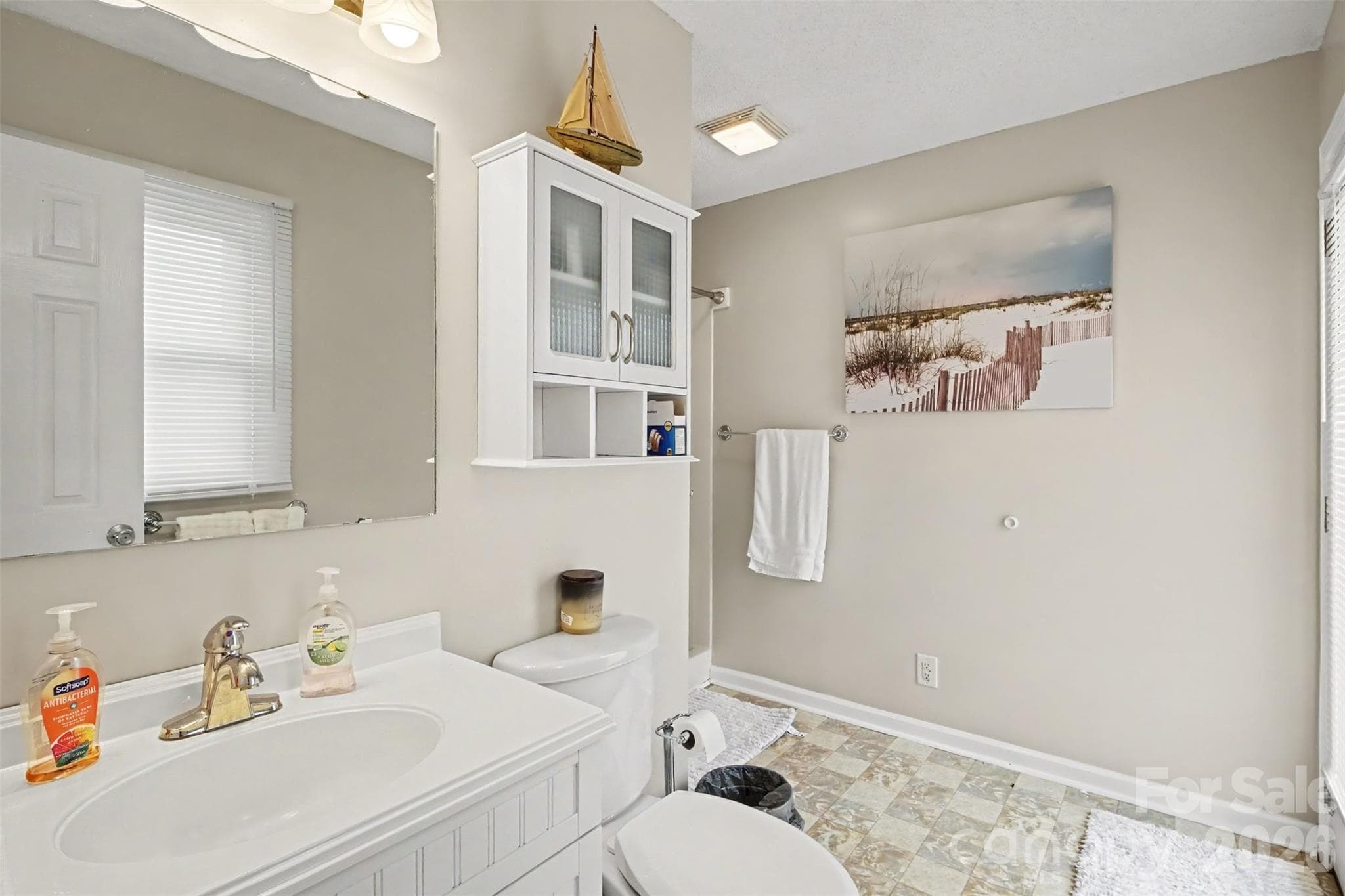 Full Bath - 155 Park Villa Road, Salisbury