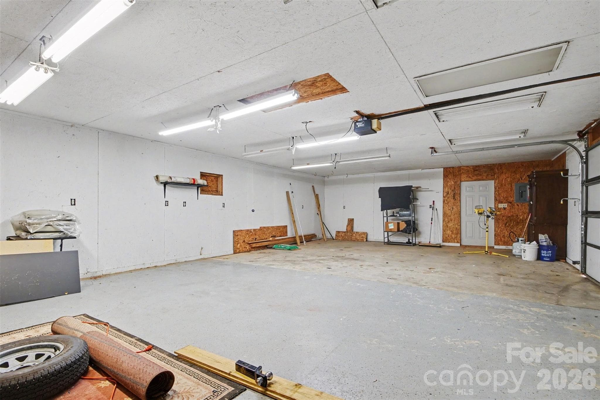 Heated workshop / garage - 155 Park Villa Road, Salisbury