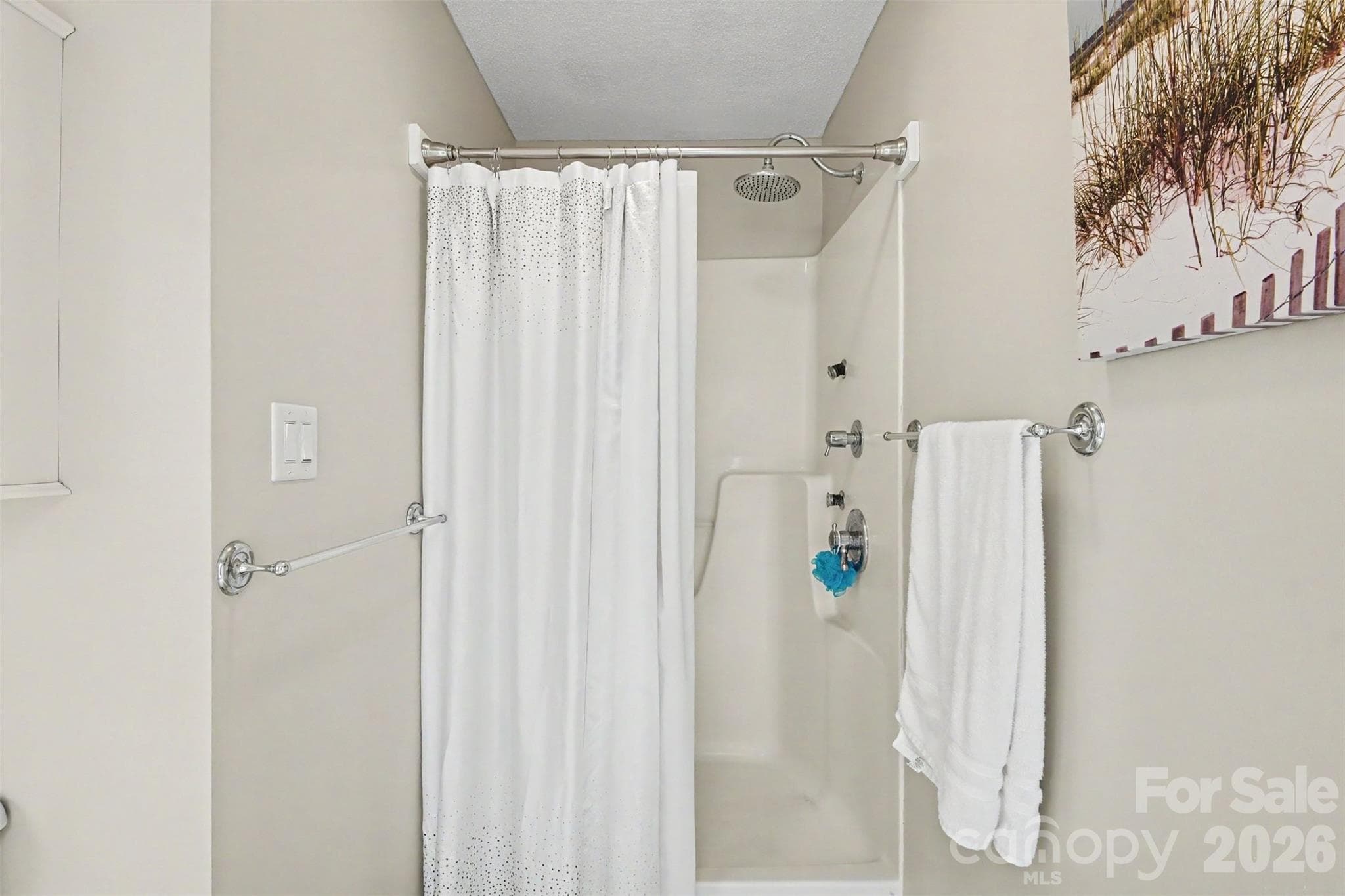 Full bath good condition - 155 Park Villa Road, Salisbury