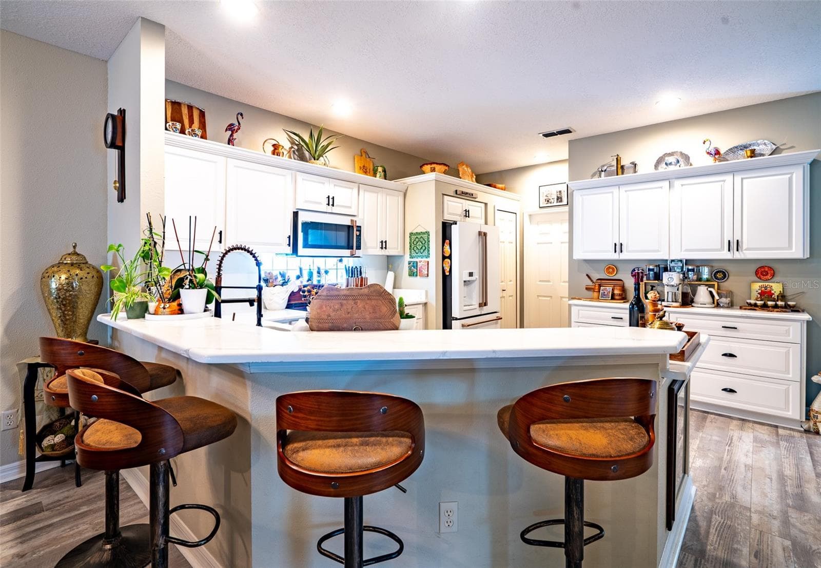 Breakfast Bar - 8027 SAINT ANDREWS WAY, MOUNT DORA