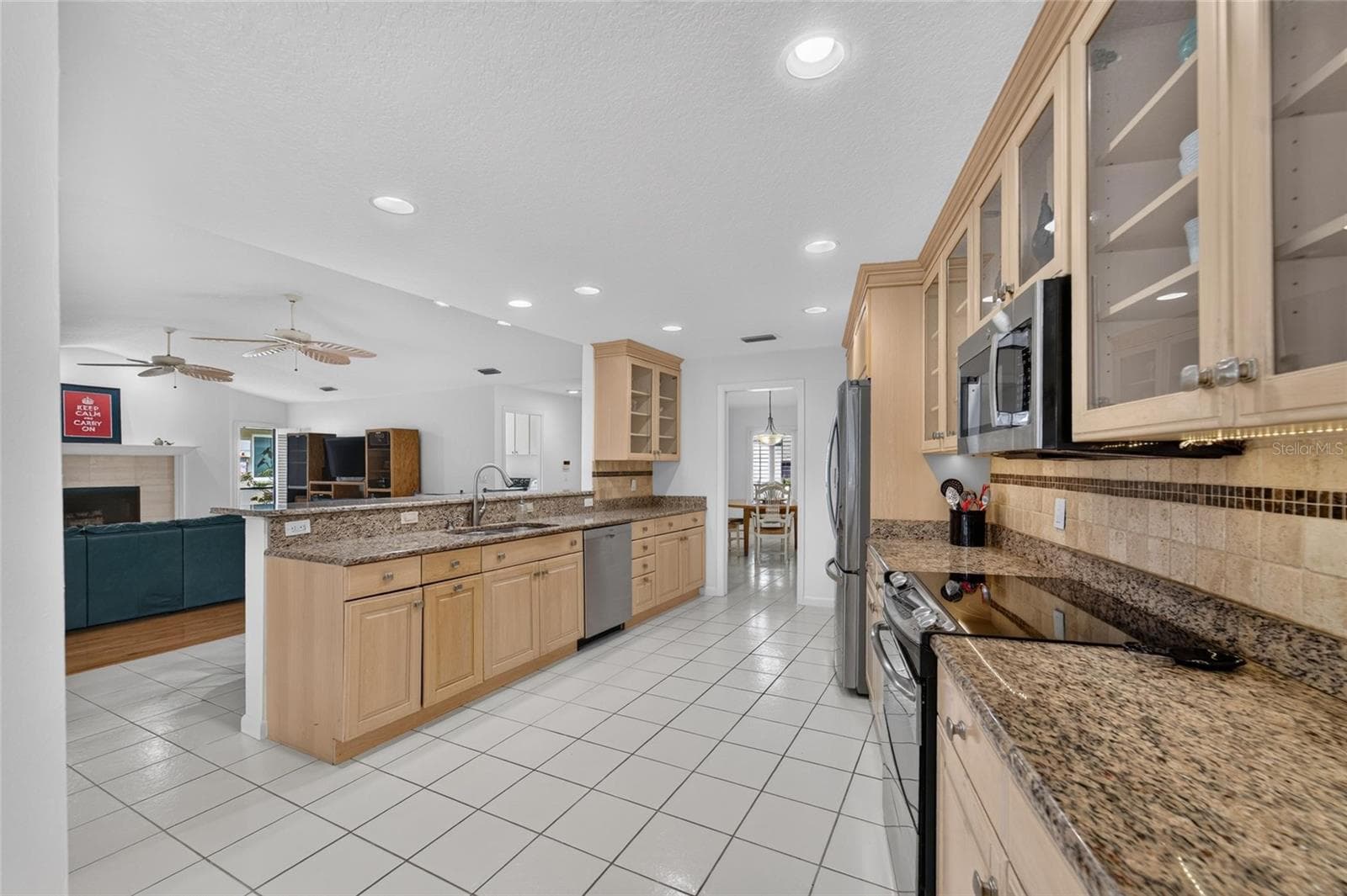 Single Family Residence at 14015 SHADY SHORES DR, TAMPA, photo 11 of 43