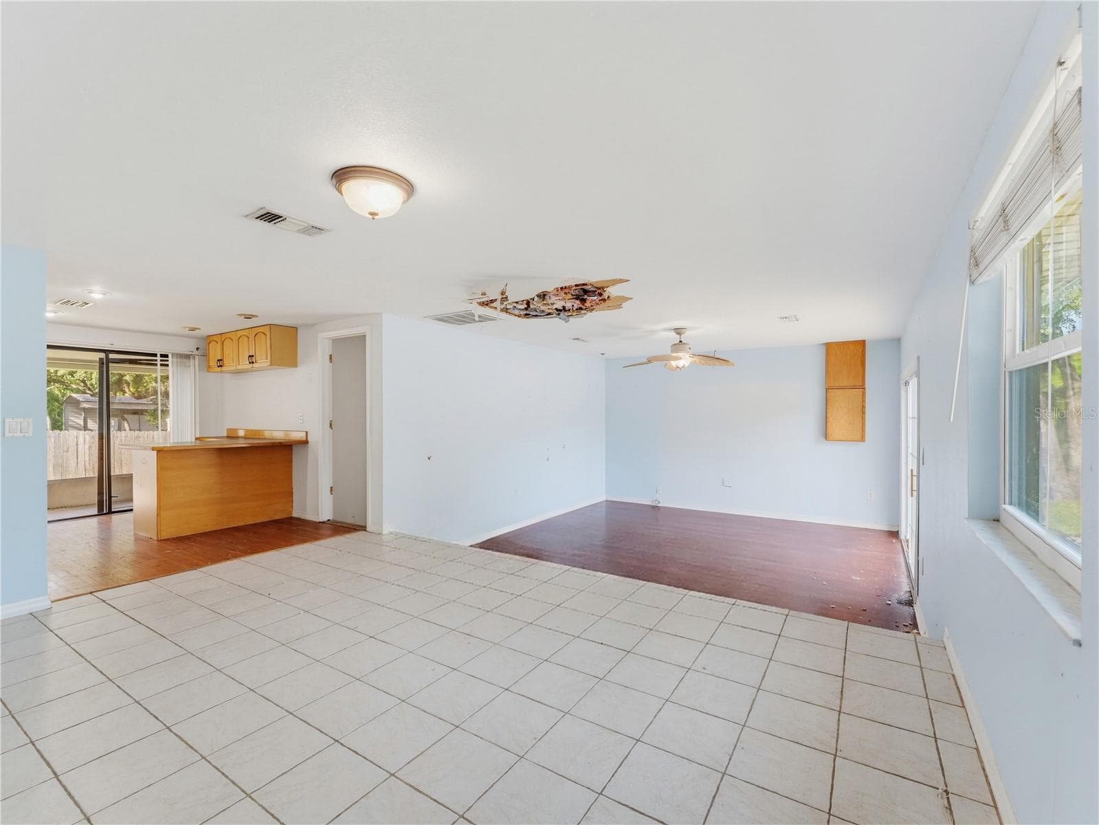 Single Family Residence at 1116 E OAKWOOD ST, TARPON SPRINGS, photo 11 of 68