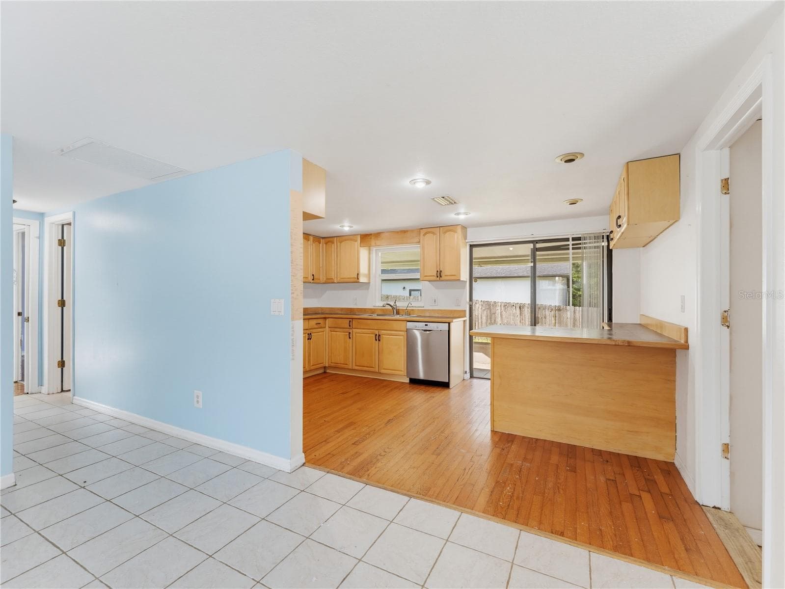 Single Family Residence at 1116 E OAKWOOD ST, TARPON SPRINGS, photo 18 of 68