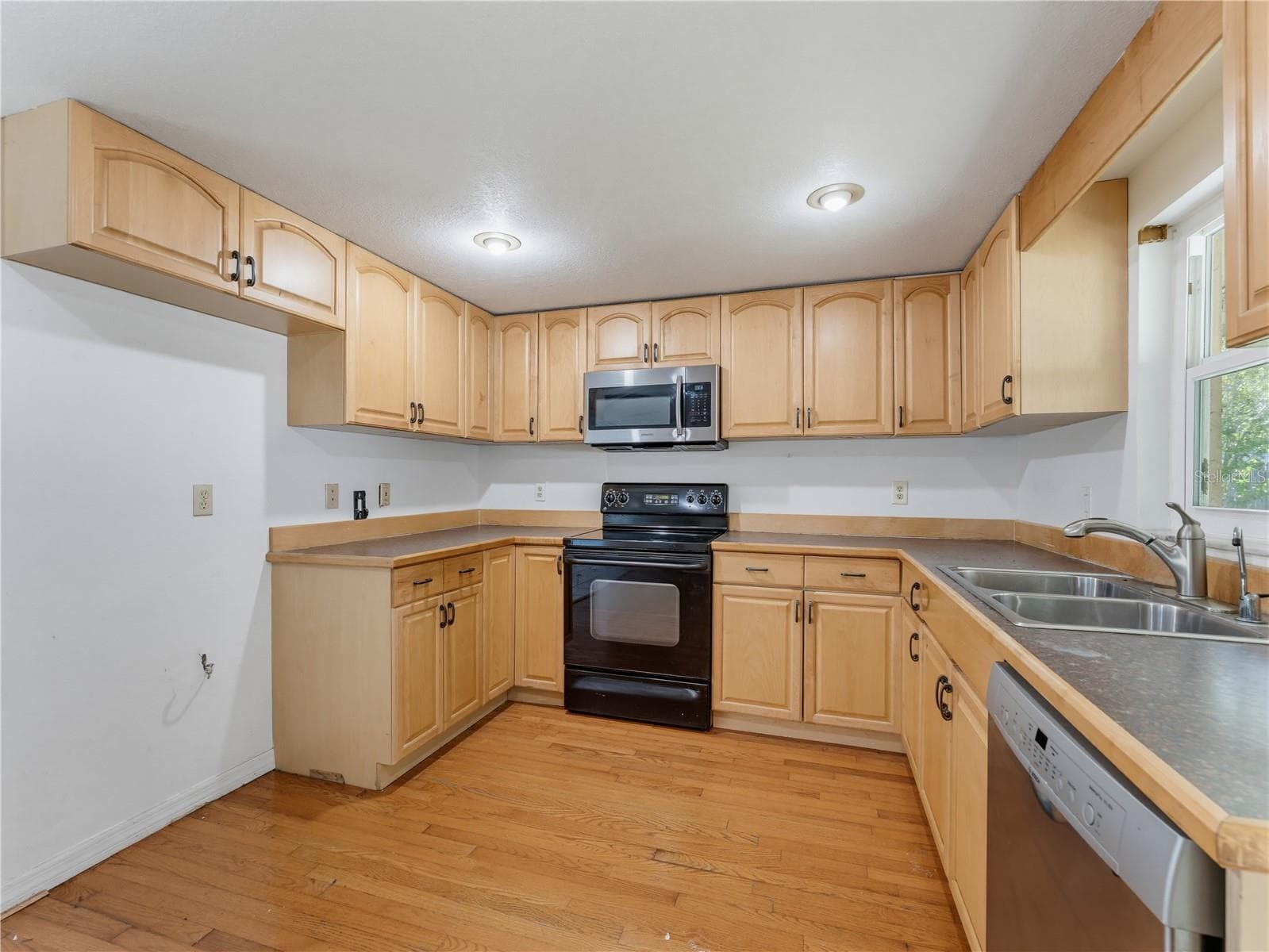 Single Family Residence at 1116 E OAKWOOD ST, TARPON SPRINGS, photo 23 of 68