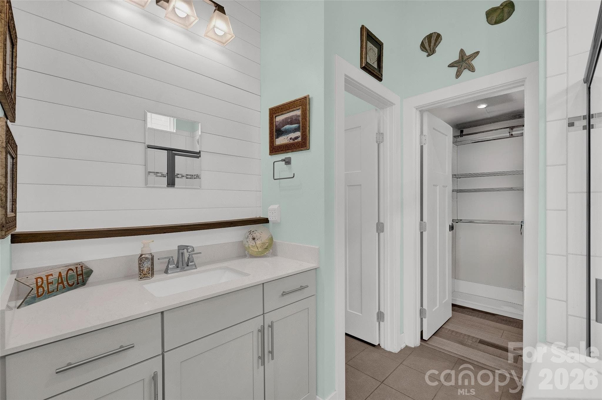Single Family Residence at 11216 Vanguard Parkway, Huntersville, photo 21 of 32