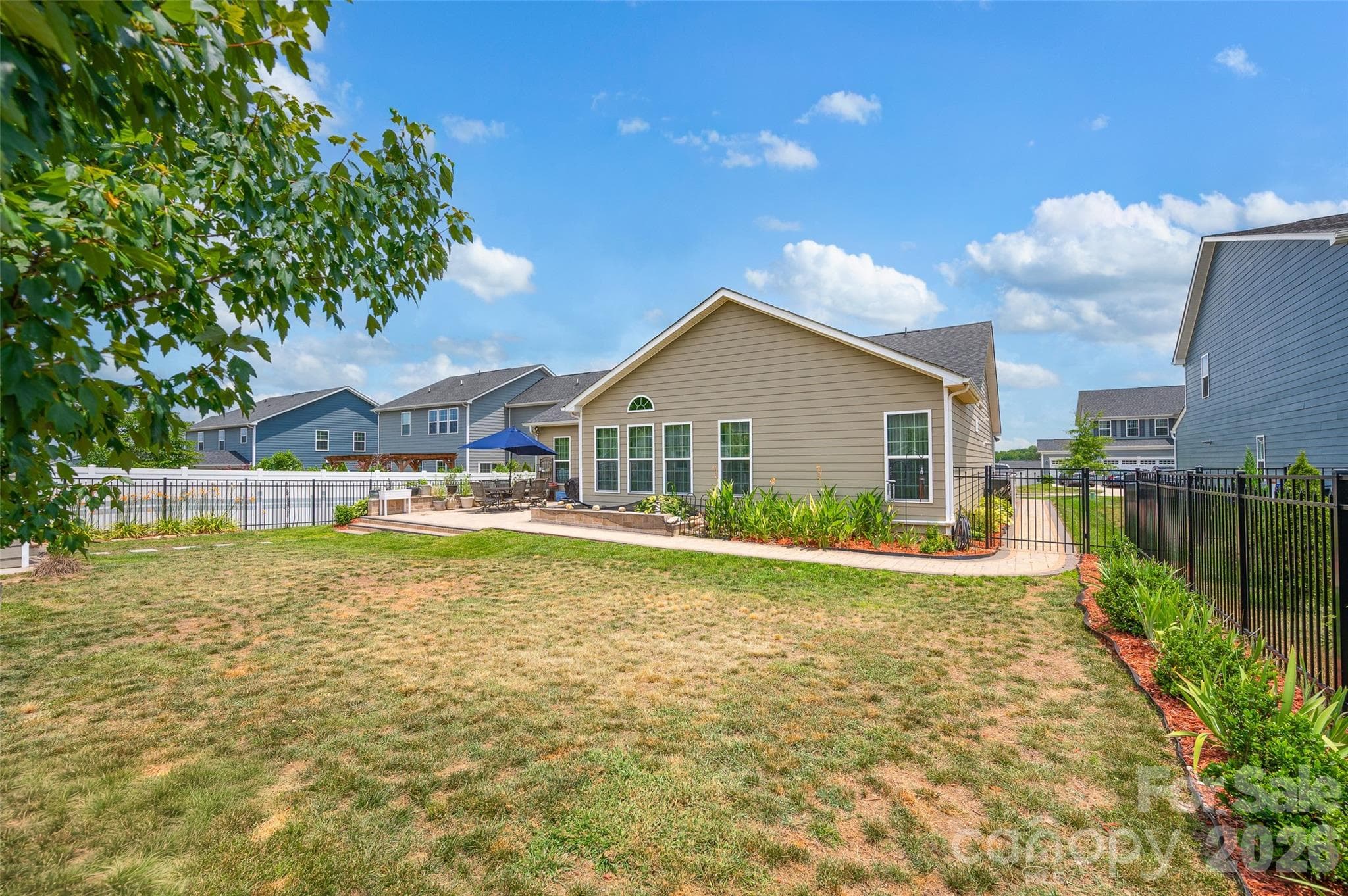 Single Family Residence at 11216 Vanguard Parkway, Huntersville, photo 27 of 32