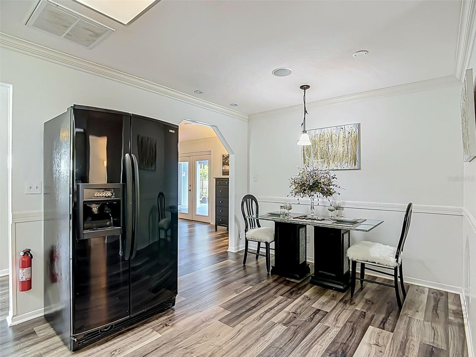 Eat in Kit Space- Fridge does not convey. - 1231 NEWPORT AVE, LAKELAND