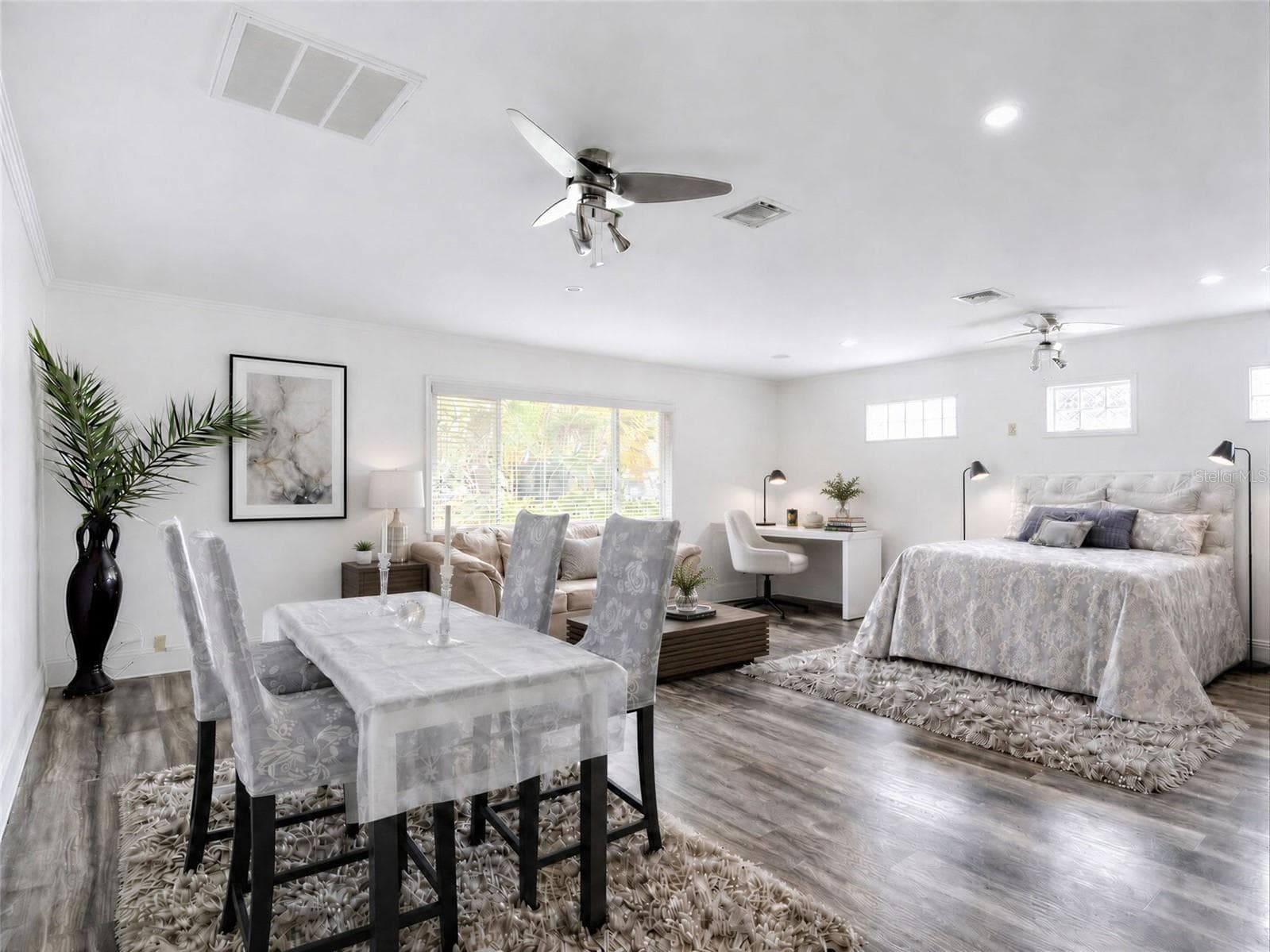 mother in law suite/Bonus Room real furniture - 1231 NEWPORT AVE, LAKELAND
