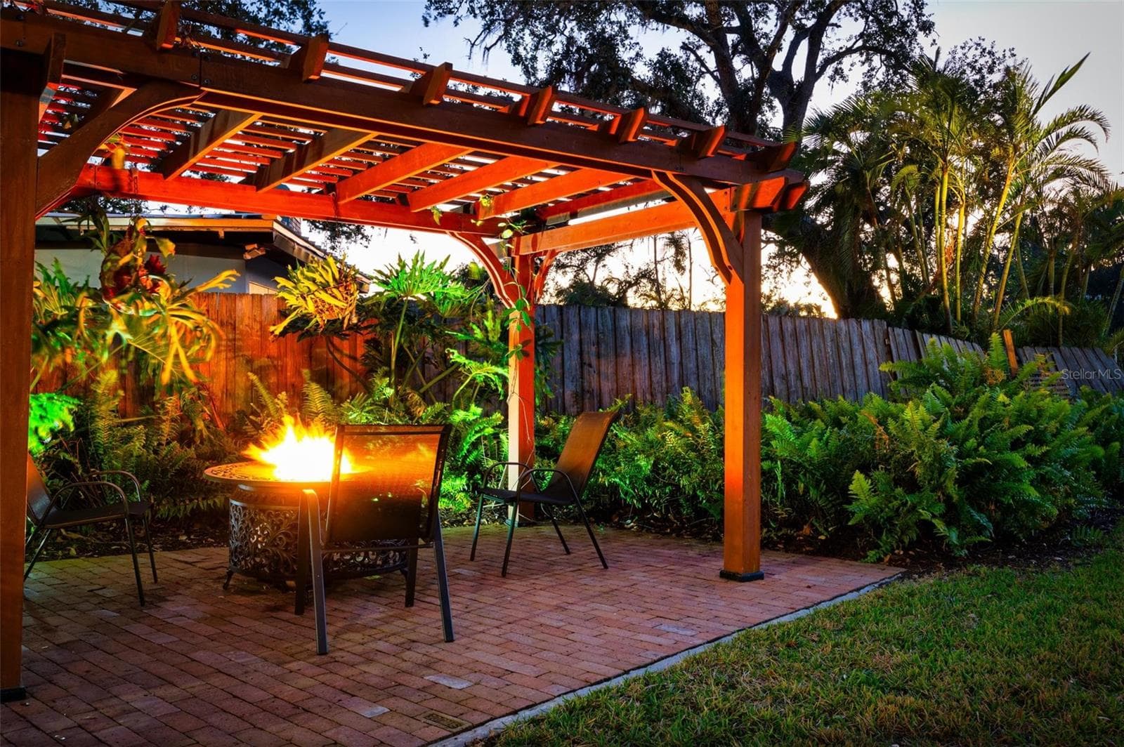 Pergola - 1827 BAYWOOD DR, SARASOTA