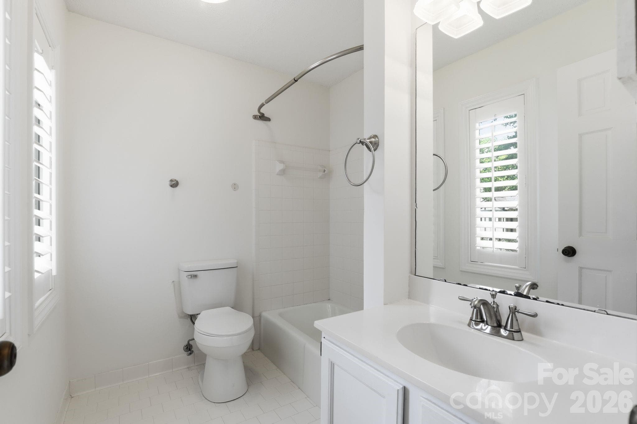 Second floor primary bath - 2500 Round Table Road, Monroe