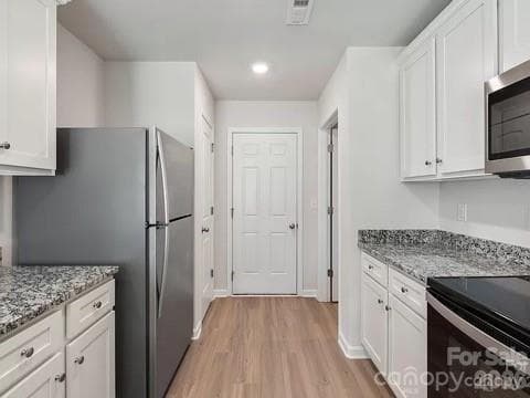 Single Family Residence at 1637 Nia Road, Charlotte, photo 8 of 15