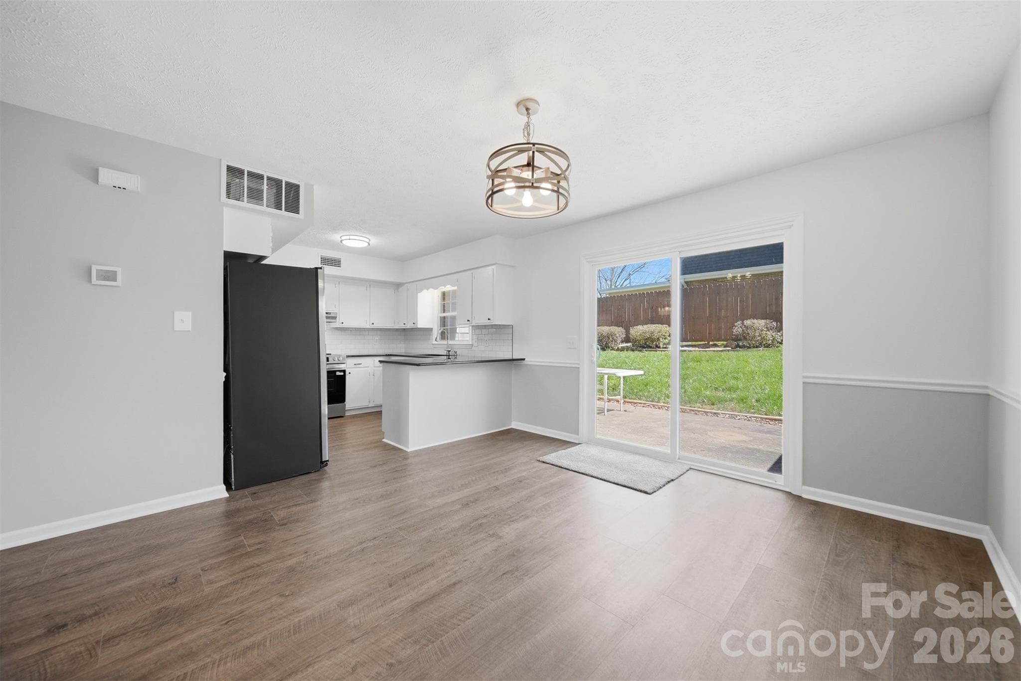 Condominium at 414 7th Street NE, Hickory, photo 8 of 36