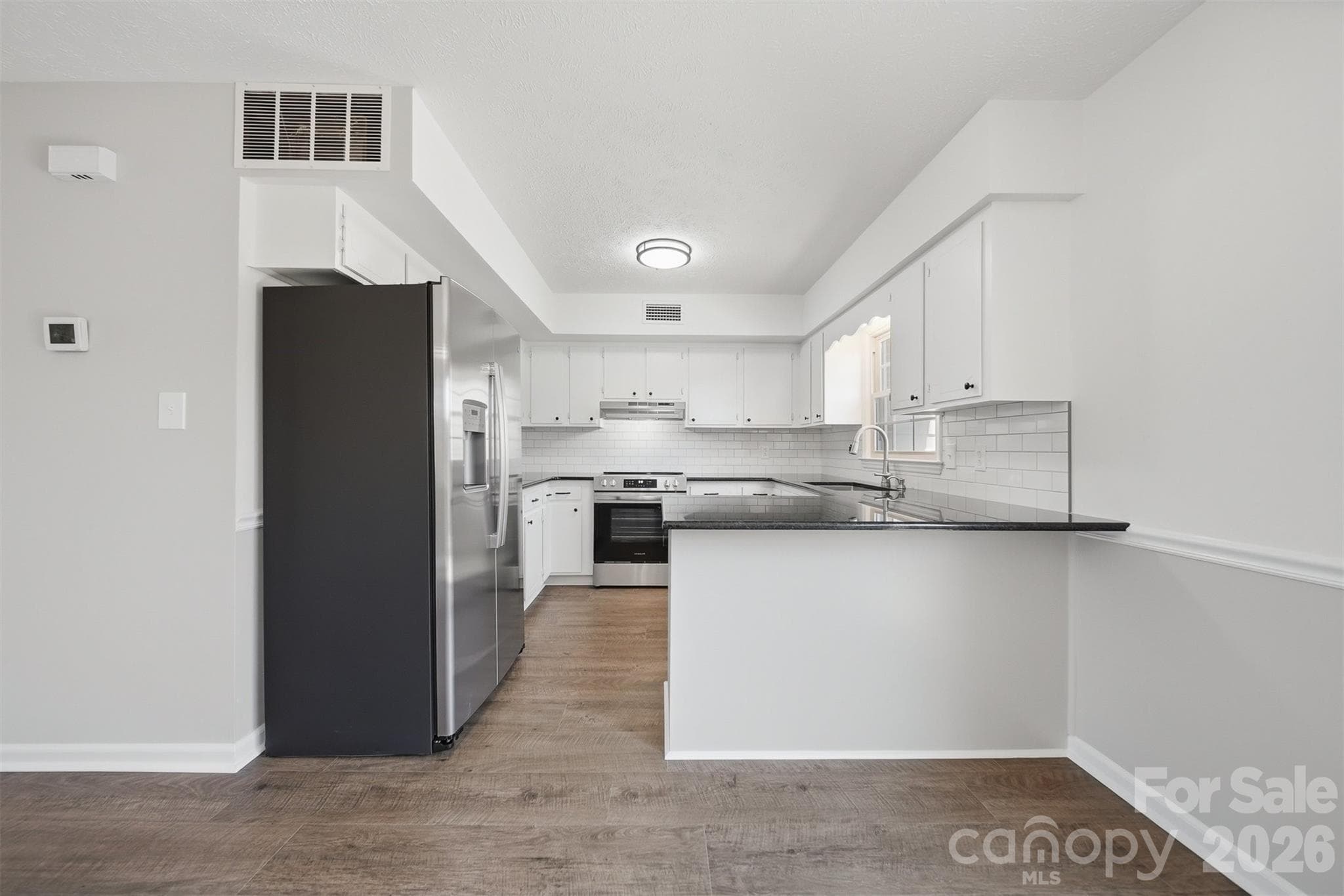 Condominium at 414 7th Street NE, Hickory, photo 10 of 36