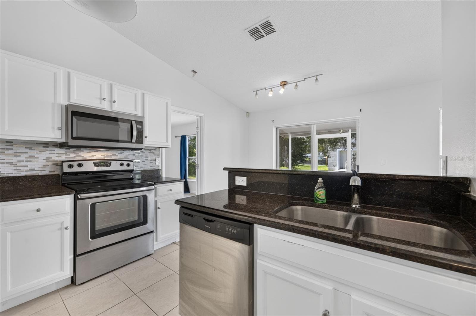 Single Family Residence at 719 WAXWING CT, POINCIANA, photo 11 of 24