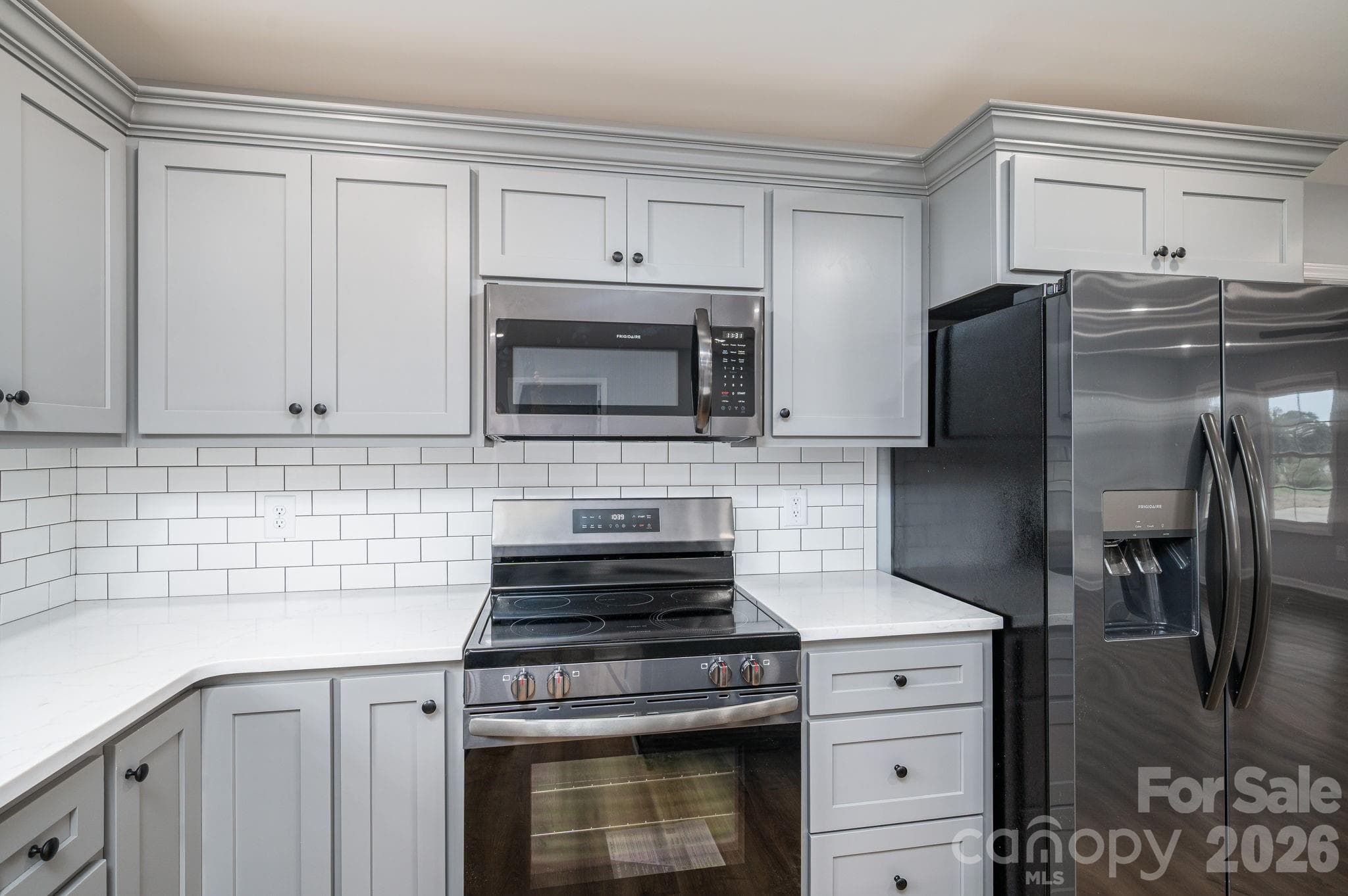 Kitchen Range/Fridge - 307 Northbrook III School Road, Vale