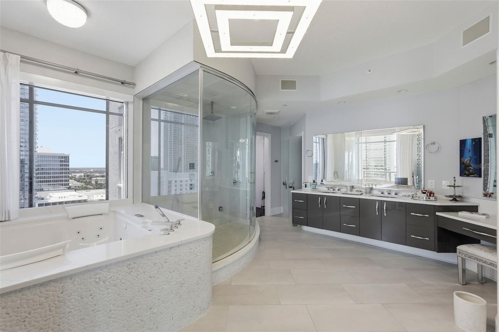 Condominium at 100 BEACH DR NE #1900, ST PETERSBURG, photo 32 of 74