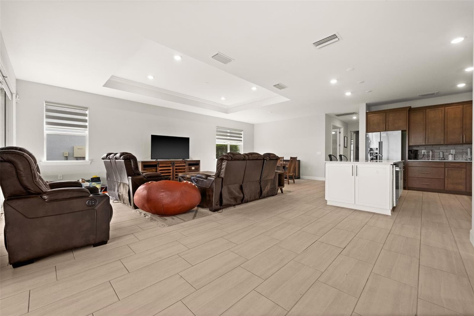 Single Family Residence at 42364 EDGEWATER DR, PUNTA GORDA, photo 11 of 52