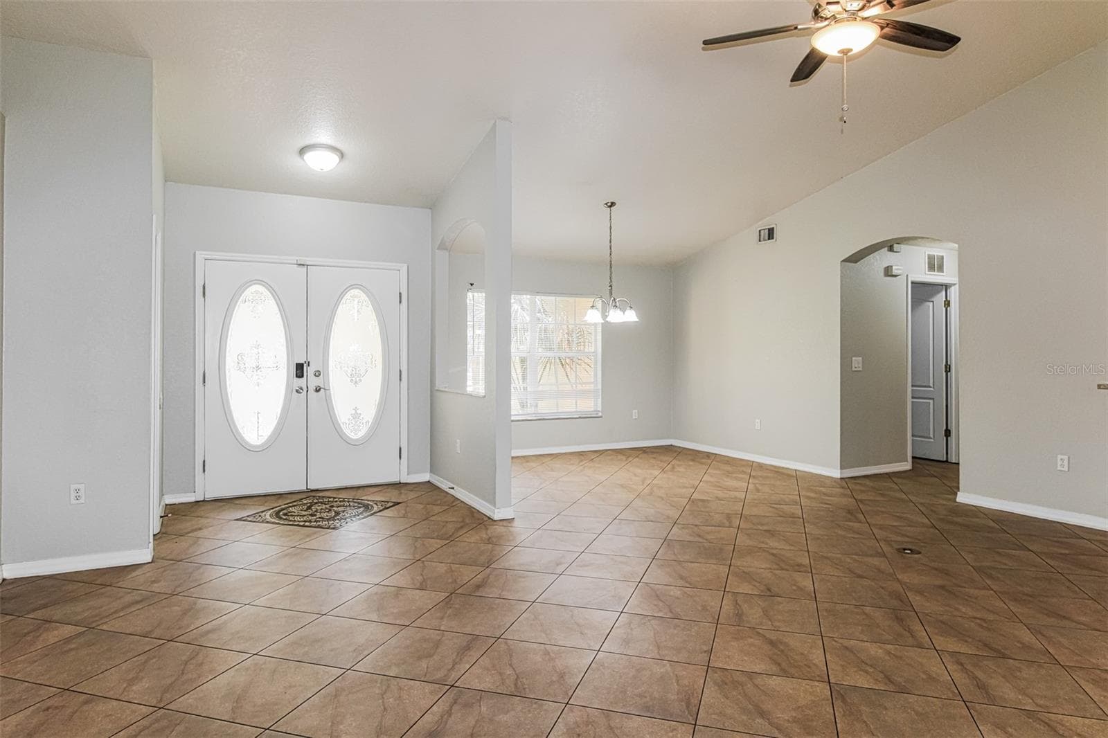 Single Family Residence at 6410 JAMAICA RD, SPRING HILL, photo 3 of 21