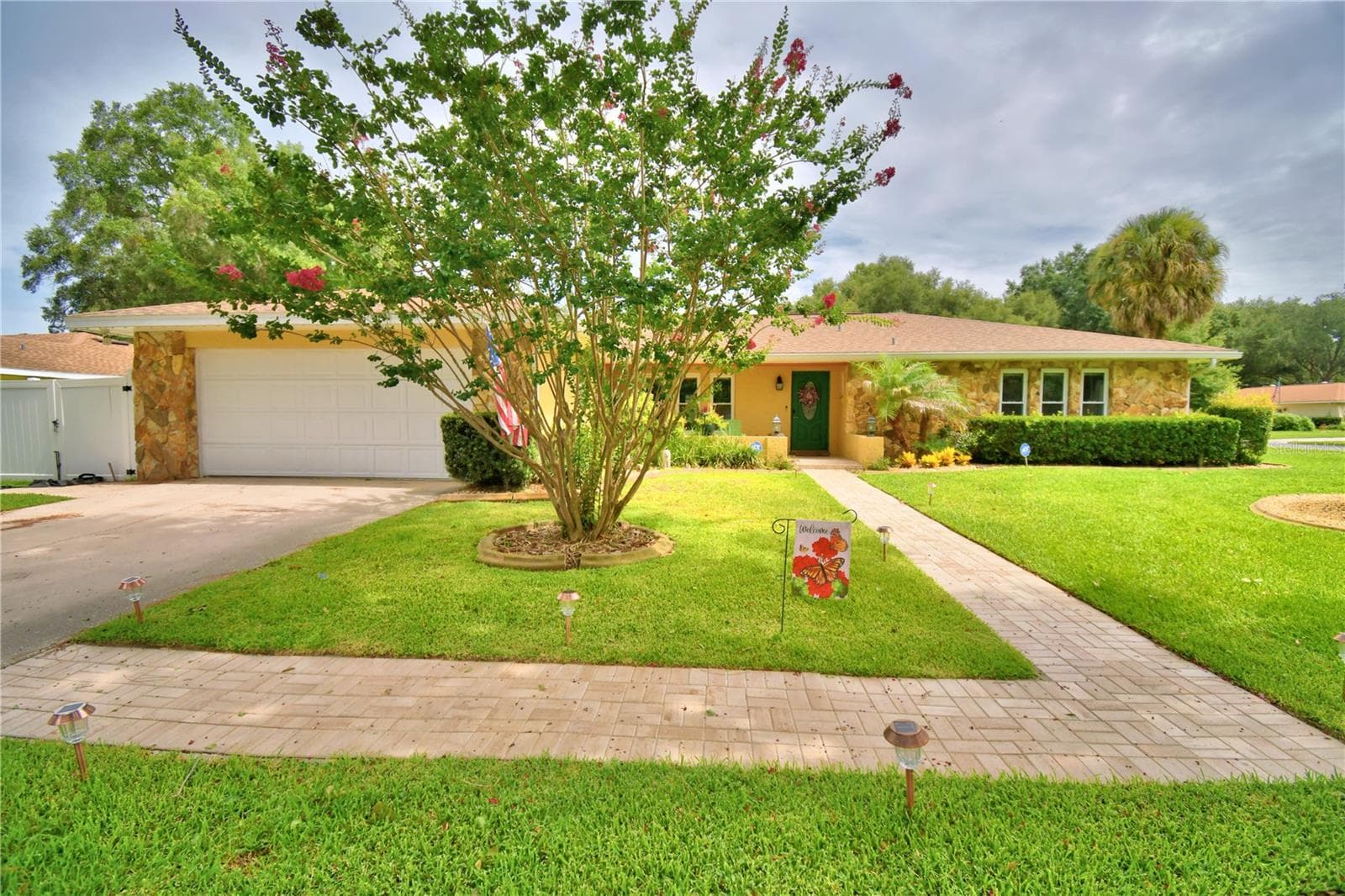 Single Family Residence at 902 CRESTVIEW DR, AUBURNDALE, photo 2 of 65