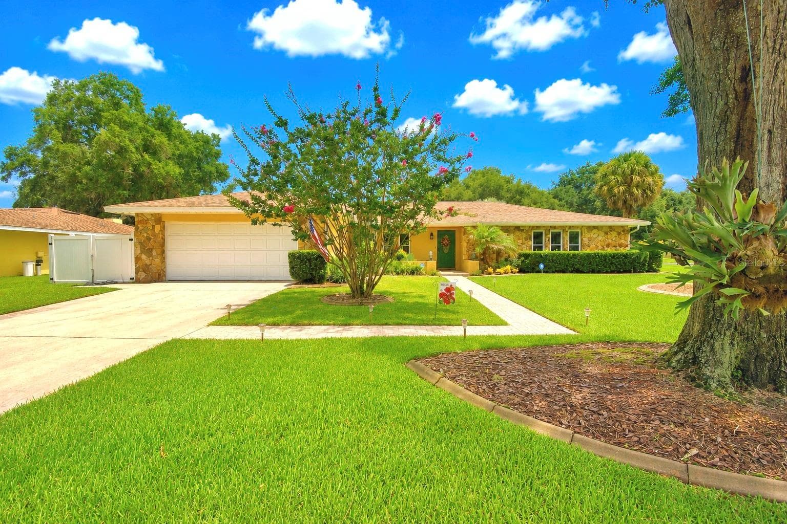 Single Family Residence at 902 CRESTVIEW DR, AUBURNDALE, photo 4 of 65