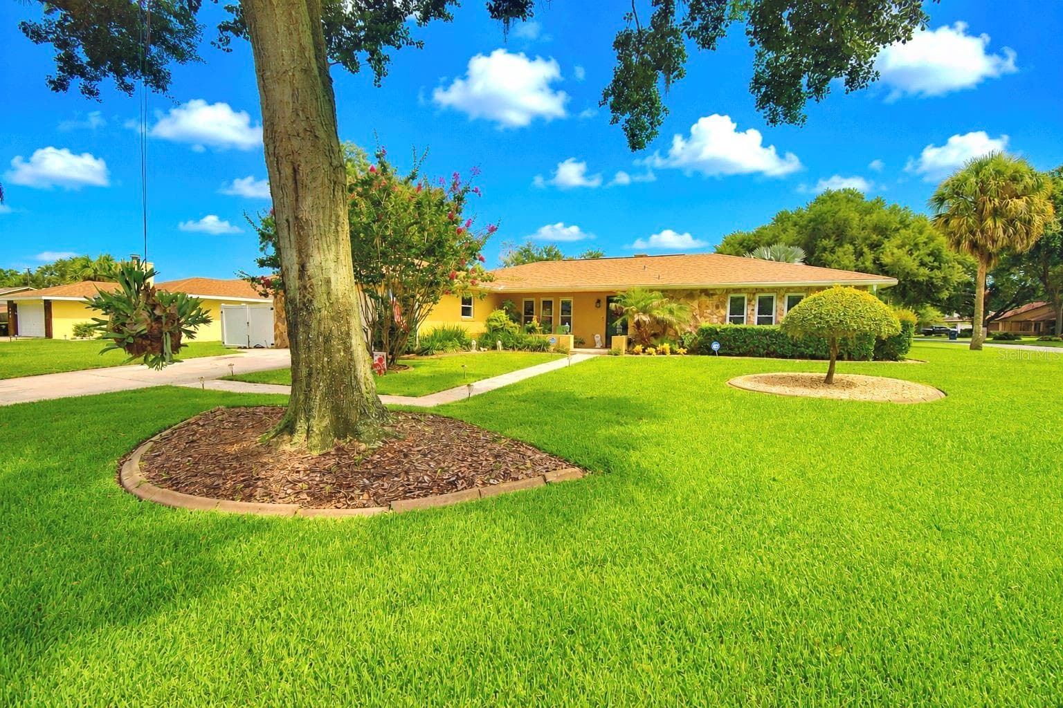 Single Family Residence at 902 CRESTVIEW DR, AUBURNDALE, photo 8 of 65