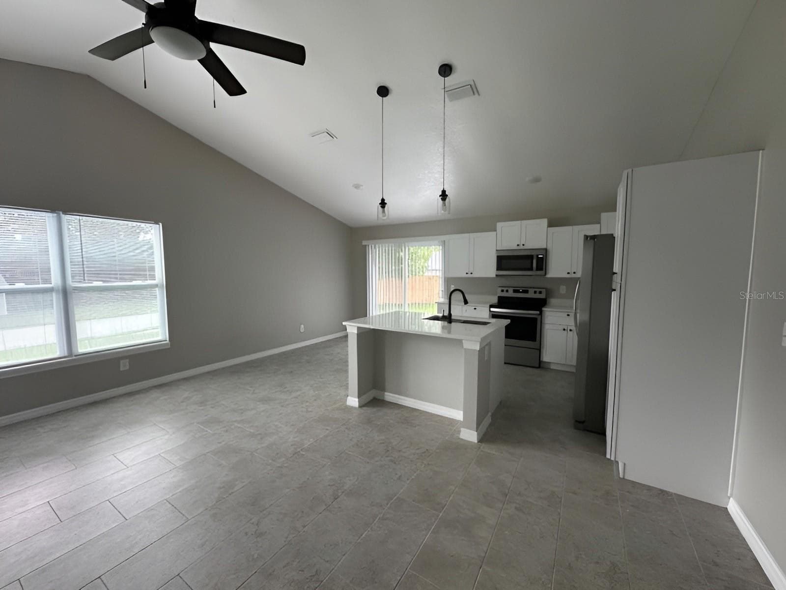 Living Room/Dining Area - 1809 IROQUOIS DR, APOPKA